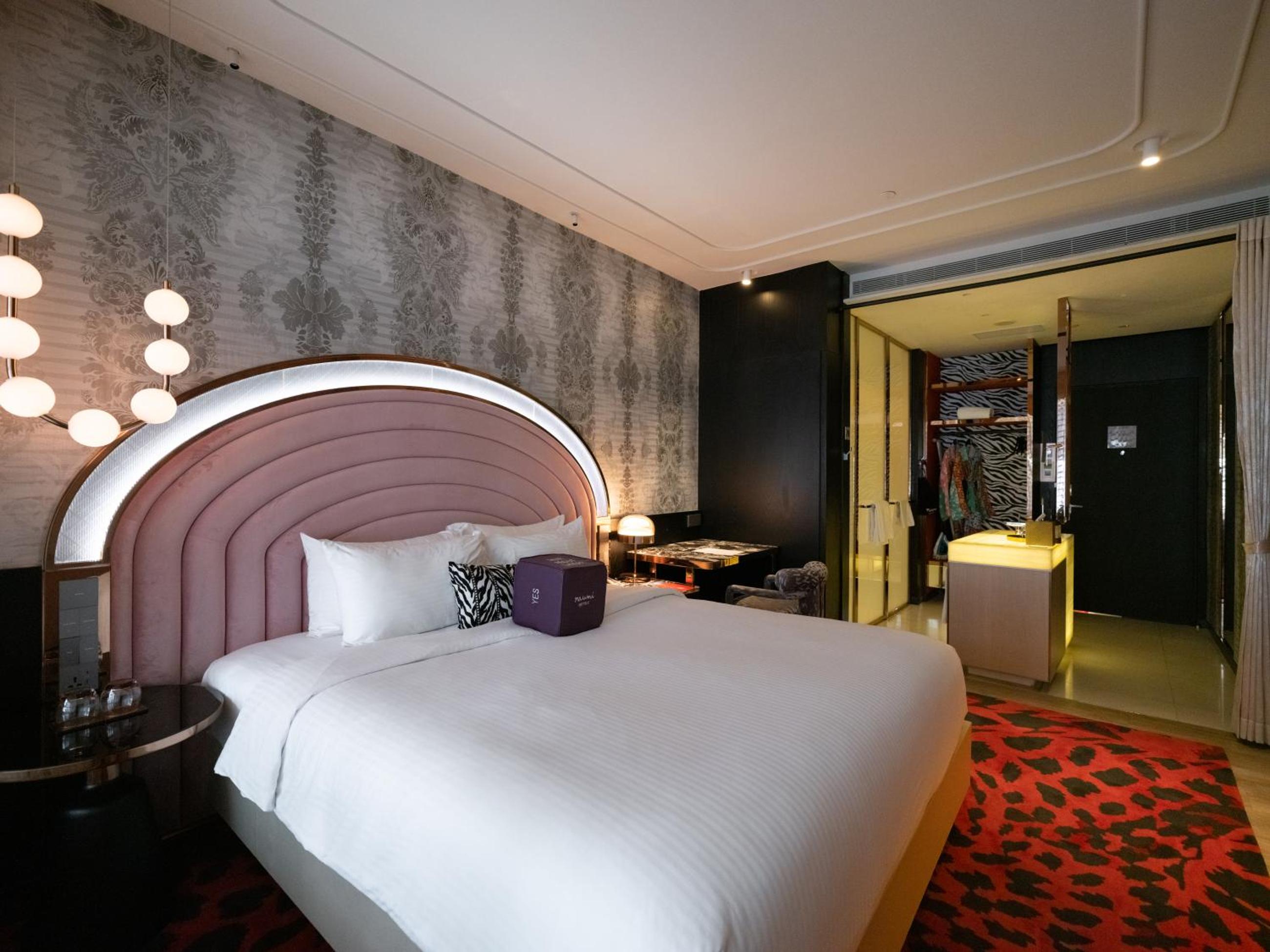 Blush Room di Naumi Hotel Singapore